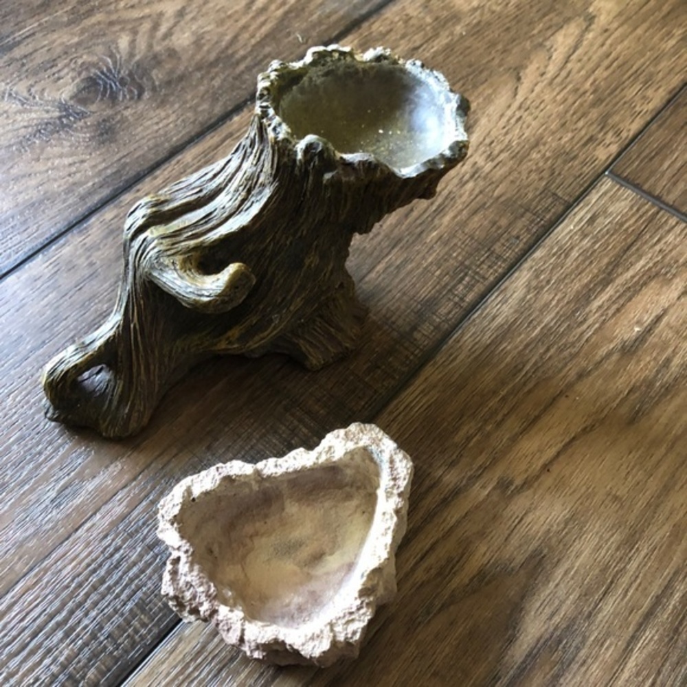 Poly-Resin Granite Rock Water Dish & Tree Stump
